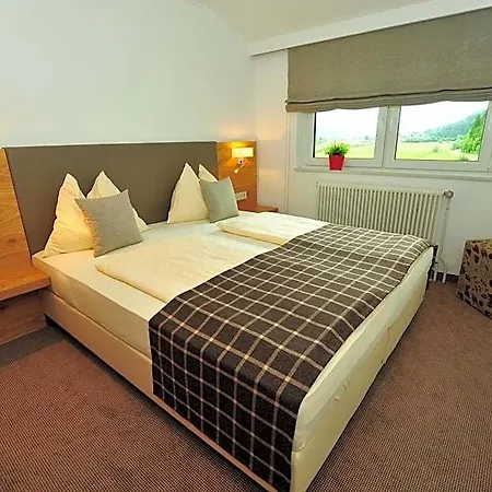 Hotel Hotel-gasthof Strasswirt Tröpolach