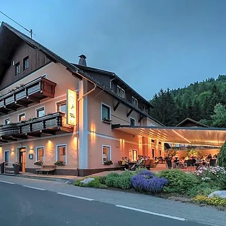 호텔 Hotel-gasthof Strasswirt 3*