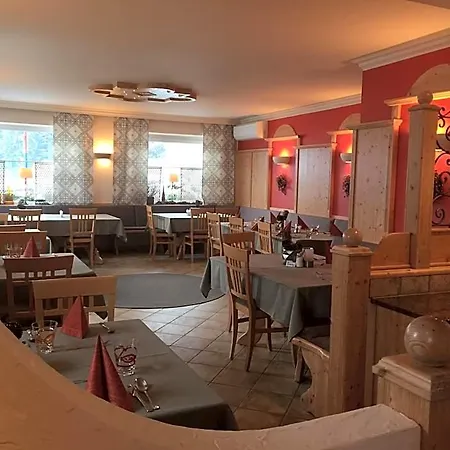 Hotel Hotel-gasthof Strasswirt 3*