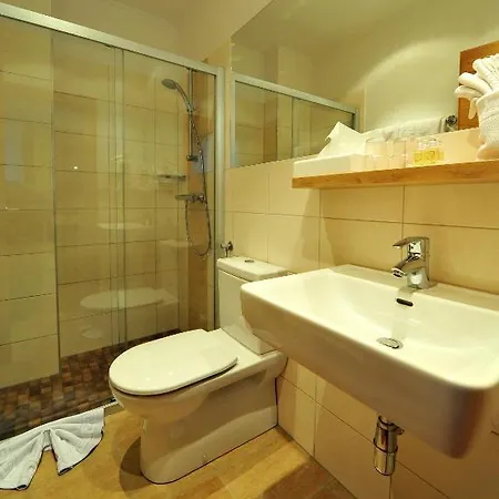 Hotel-gasthof Strasswirt Отель