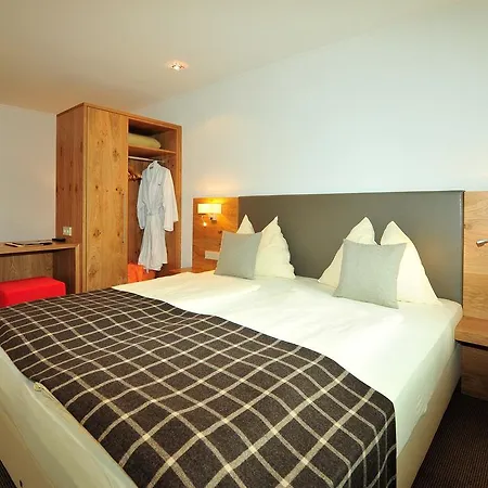 Hotel-gasthof Strasswirt 3*