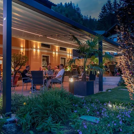 Hotel-gasthof Strasswirt Otel Tröpolach